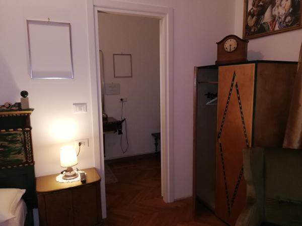 Residenza Rubbiani - Fermata Fiera e Rizzoli : photo 7 de la chambre chambre double avec salle de bains privative