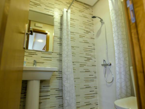 Le Pavillon d'or : photo 4 de la chambre chambre double deluxe (2 adultes + 1 enfant)