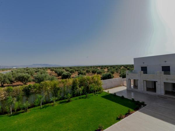 Le Pavillon d'or : photo 2 de la chambre chambre double deluxe (2 adultes + 1 enfant)