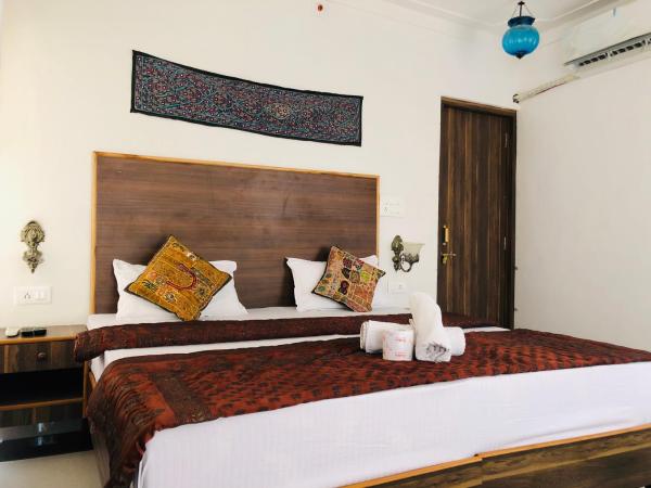 Peacock Guest House - Lake View Hotel In Udaipur : photo 9 de la chambre chambre double – vue sur lac