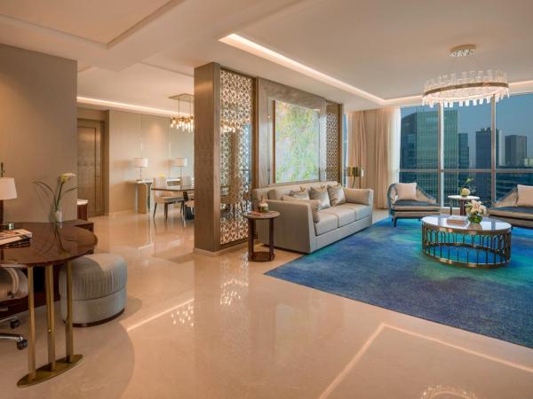 InterContinental Hotels Jakarta Pondok Indah, an IHG Hotel : photo 1 de la chambre suite lit king-size ambassadeur - vue sur ville