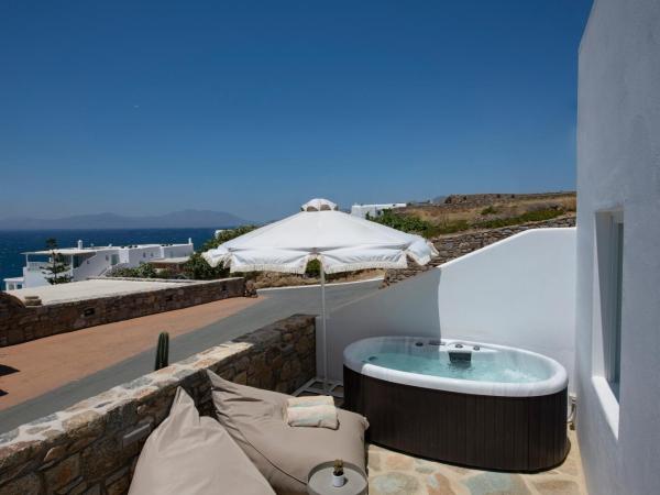 Mykonos Bay Resort & Villas : photo 5 de la chambre résidence premium standard avec jacuzzi extérieur – bâtiment annexe