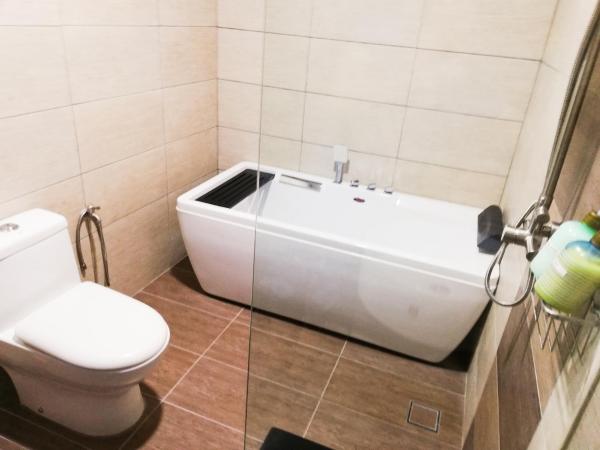 MOLEK REGENCY TAMAN MOLEK : photo 9 de la chambre studio - vue sur piscine