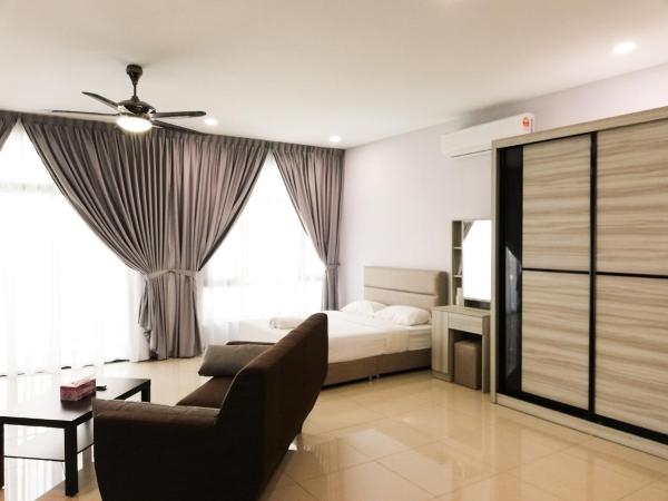 MOLEK REGENCY TAMAN MOLEK : photo 3 de la chambre studio - vue sur piscine