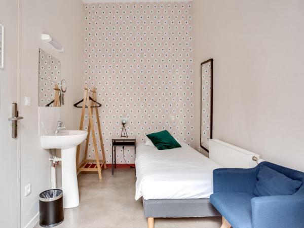 The People - Lille : photo 4 de la chambre chambre lits jumeaux avec salle de bains commune