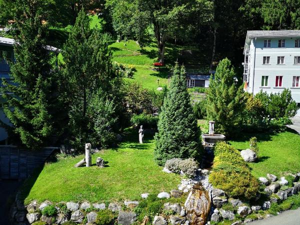 Parkhotel Schoenegg : photo 4 de la chambre chambre lits jumeaux supérieure - vue sur jardin