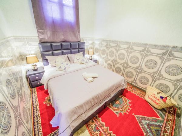Dar Widad : photo 2 de la chambre chambre double avec salle de bains commune