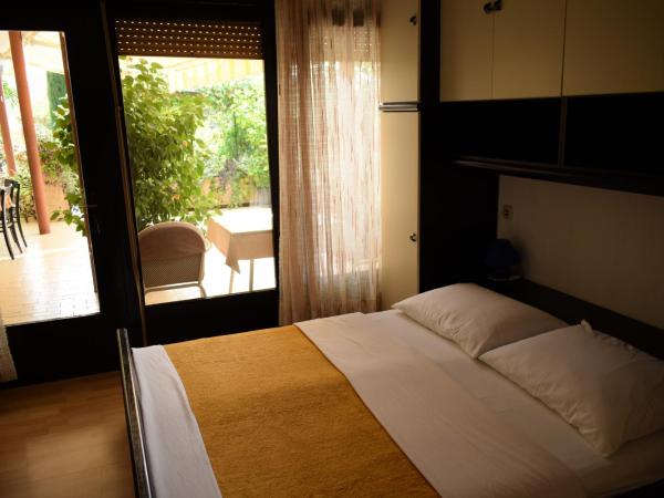 Rooms Vila Mautner : photo 1 de la chambre chambre double avec terrasse