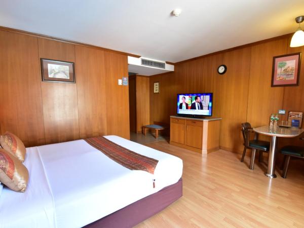 Dynasty Inn Pattaya : photo 9 de la chambre chambre standard lit queen-size