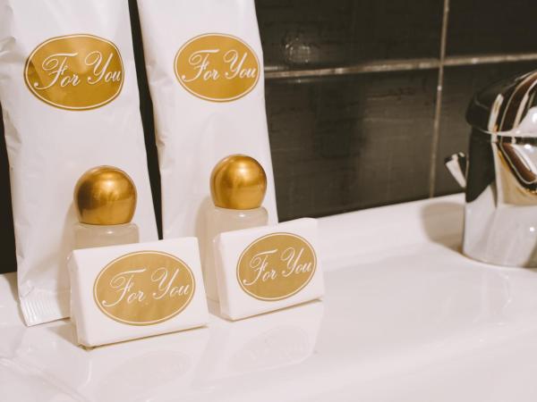 La Petite Maison : photo 7 de la chambre chambre simple avec salle de bains privative