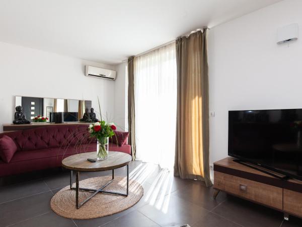 Résidence d'Azur Riou : photo 4 de la chambre appartement en duplex