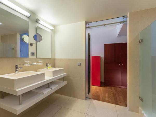 Kruisherenhotel Maastricht - Oostwegel Collection, member of Design Hotels : photo 1 de la chambre hébergement signature casa nova
