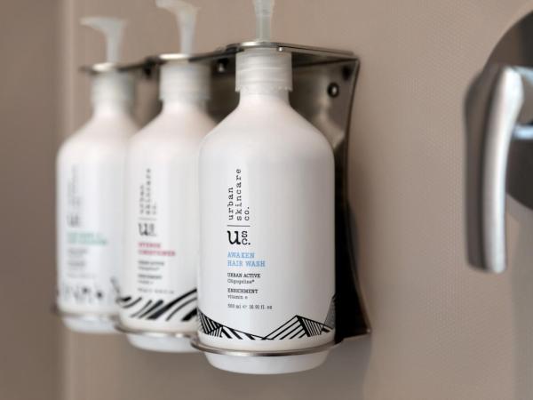 YOTEL Singapore Orchard Road : photo 10 de la chambre hébergement triple premium