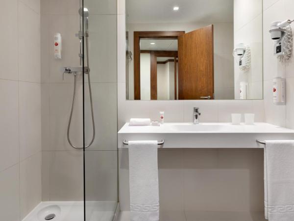 Ramada by Wyndham Lisbon : photo 6 de la chambre chambre lit double supérieure - non-fumeurs - vue sur fleuve