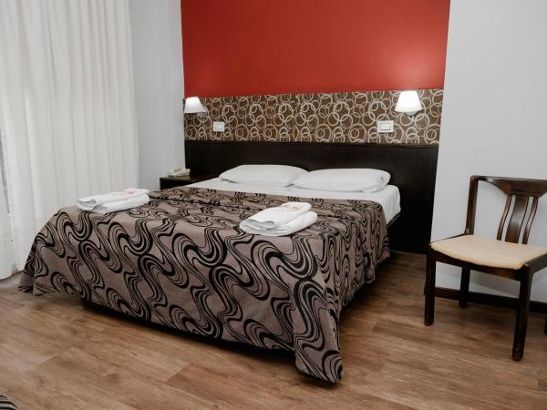 Tucuman Palace Hotel : photo 3 de la chambre chambre triple