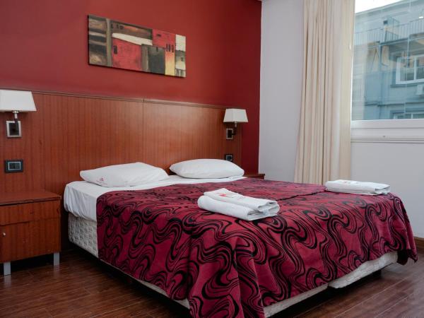 Tucuman Palace Hotel : photo 1 de la chambre chambre triple