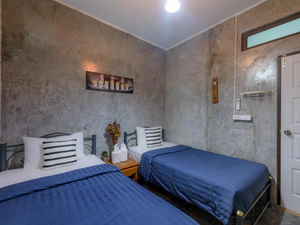 Costa Bed Hua Hin : photo 5 de la chambre chambre double ou lits jumeaux de luxe avec salle de bains commune