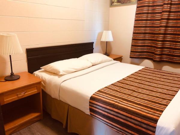 Thriftlodge Edmonton : photo 7 de la chambre suite studio lit queen-size - non-fumeurs