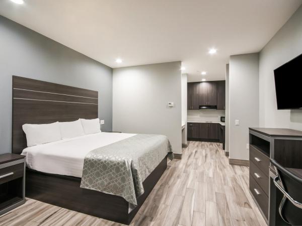Americas Best Value Inn & Suites Northeast Houston I-610 : photo 2 de la chambre accessible king bed suite kitchnette