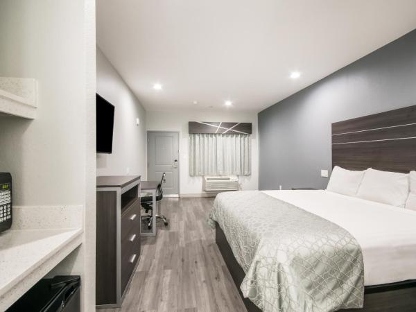 Americas Best Value Inn & Suites Northeast Houston I-610 : photo 8 de la chambre lit king-size
