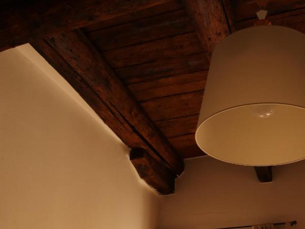 La Maison : photo 3 de la chambre chambre triple avec salle de bains commune