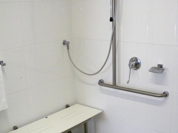 Cairns Queenslander Hotel & Apartments : photo 3 de la chambre chambre d'hôtel de luxe - accessible aux personnes à mobilité réduite