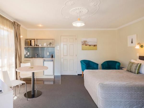 Silver Fern Rotorua Suites & Spa : photo 2 de la chambre studio supérieur avec piscine spa