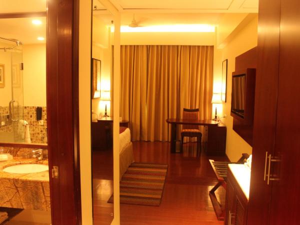 Ramada by Wyndham Jaipur Jaisinghpura : photo 7 de la chambre deluxe king room (non smoking)