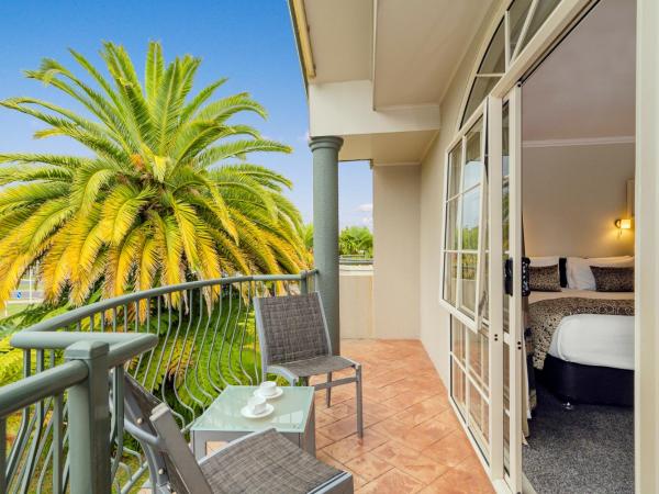 Silver Fern Rotorua Suites & Spa : photo 5 de la chambre studio exécutif avec piscine spa