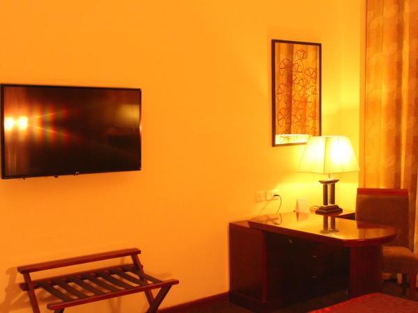 Ramada by Wyndham Jaipur Jaisinghpura : photo 4 de la chambre king suite (non smoking)