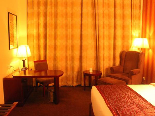 Ramada by Wyndham Jaipur Jaisinghpura : photo 10 de la chambre king suite (non smoking)