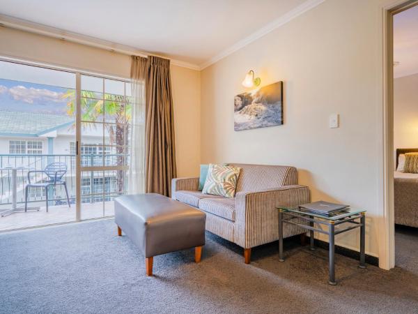 Silver Fern Rotorua Suites & Spa : photo 3 de la chambre family one bedroom suite with spa pool