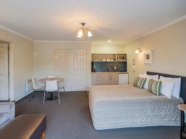 Silver Fern Rotorua Suites & Spa : photo 2 de la chambre family one bedroom suite with spa pool