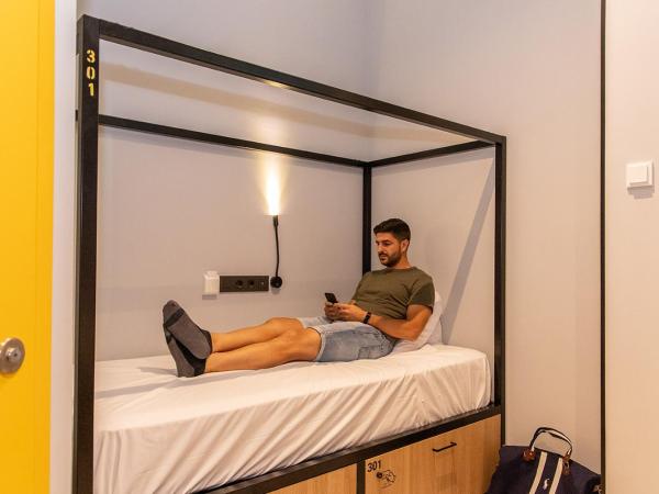 Petit Hostel La Latina : photo 6 de la chambre chambre quadruple avec salle de bains privative