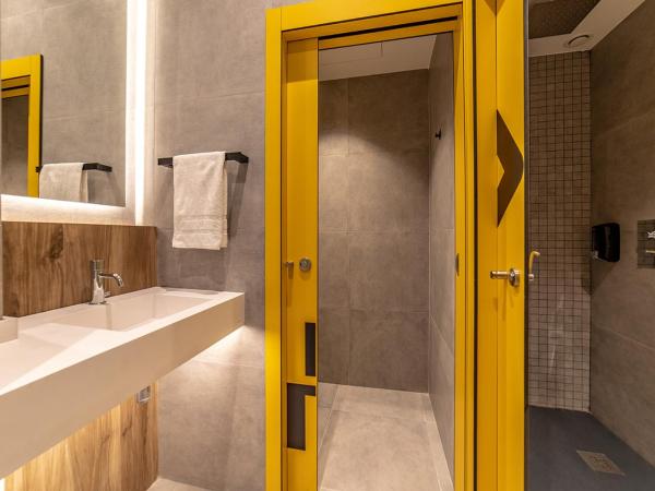 Petit Hostel La Latina : photo 4 de la chambre lit dans dortoir mixte de 6 lits