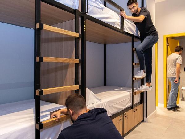 Petit Hostel La Latina : photo 3 de la chambre lit dans dortoir mixte de 8 lits