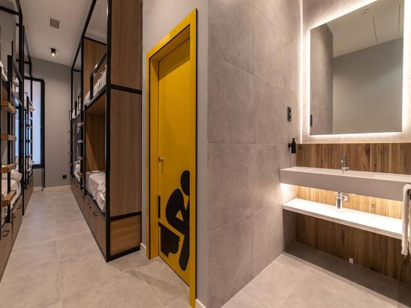 Petit Hostel La Latina : photo 3 de la chambre lit dans dortoir pour femmes de 8 lits