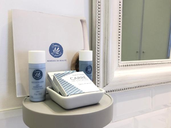 Le Coeur de la Bastide - Adult only : photo 8 de la chambre chambre lit queen-size - vue sur jardin