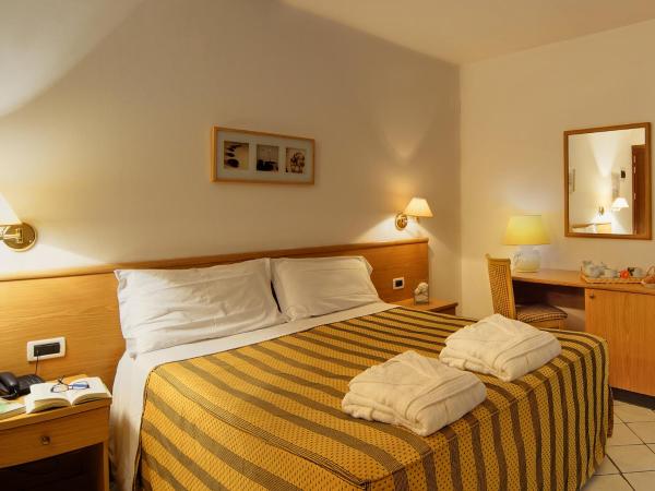 Hotel La Luna : photo 1 de la chambre chambre double ou lits jumeaux