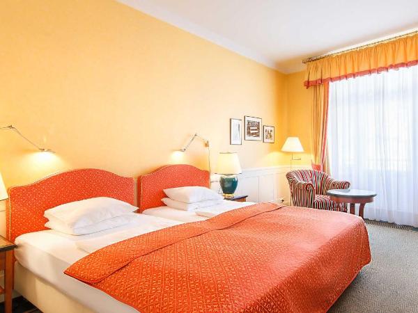 Dvorak Spa & Wellness : photo 1 de la chambre chambre double ou lits jumeaux de luxe avec balcon - vue sur rivière
