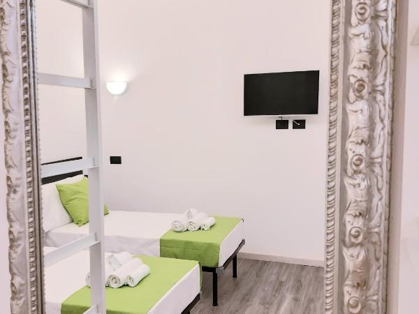 Wagon-lit : photo 7 de la chambre chambre double ou lits jumeaux avec salle de bains privative