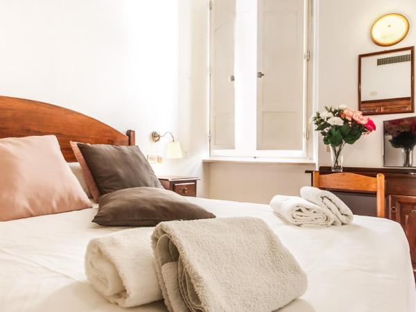 Hotel Costantini : photo 8 de la chambre chambre double - vue latérale sur dôme