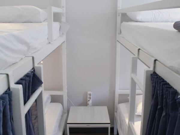 Thanasis Place : photo 8 de la chambre lit simple dans dortoir pour hommes