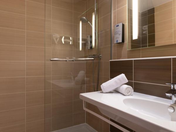 Kyriad Montpellier Sud - A709 : photo 8 de la chambre chambre double