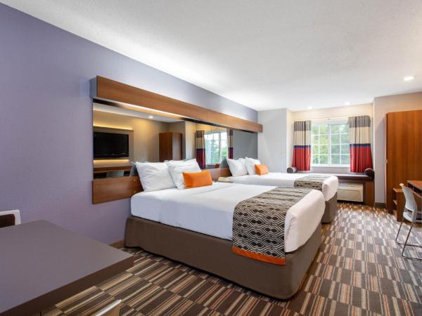 Microtel Inn & Suites by Wyndham Philadelphia Airport : photo 2 de la chambre suite avec 2 lits queen-size - non-fumeurs