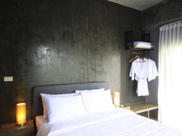 The Nichehome Waterside Living : photo 9 de la chambre chambre avec lit queen-size et salle de bains externe privative