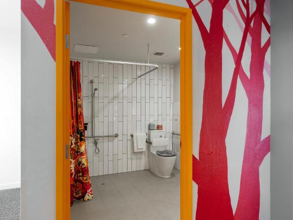 The Constance Fortitude Valley : photo 3 de la chambre hotel queen - accessible with free wifi