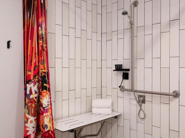 The Constance Fortitude Valley : photo 2 de la chambre hotel queen - accessible with free wifi