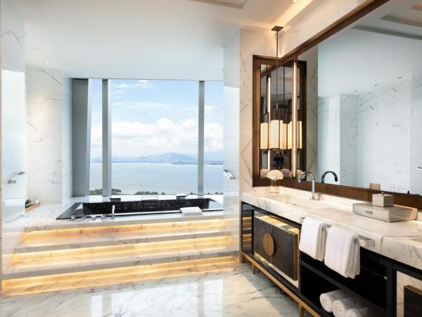 Raffles Shenzhen : photo 7 de la chambre sky-line presidential  suite