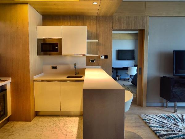 Wyndham Grand Istanbul Levent : photo 6 de la chambre suite prestige 1 chambre avec kitchenette - vue sur ville